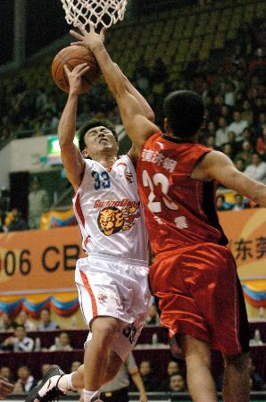 现出非凡的 现出非凡的