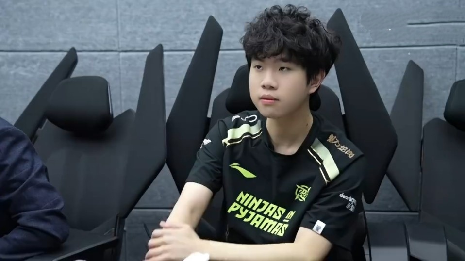 对AC米兰 对AC米兰