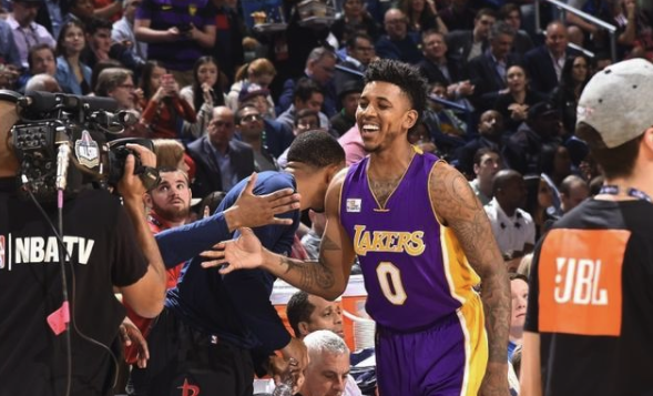 硬12停牌 硬12停牌